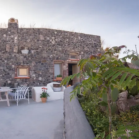 Lagadi Hotel Messaria (Santorini)