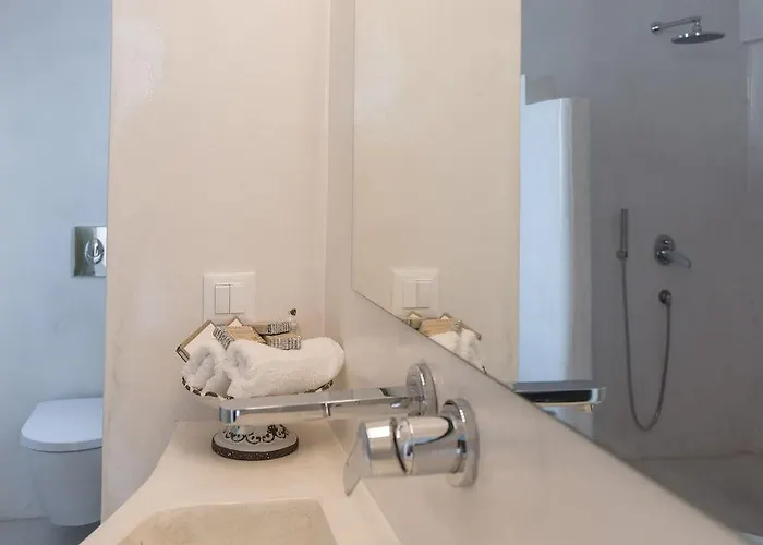 Lagadi Hotel Messaria (Santorini)