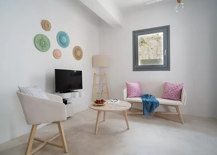 Lagadi Hotel Messaria (Santorini)